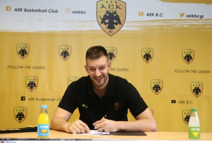 AEK BC signs Flionis