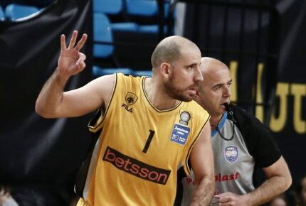 ΤΑ ΤΡΟΠΑΙΑ ΣΤΟ ΣΠΙΤΙ ΤΟΥΣ