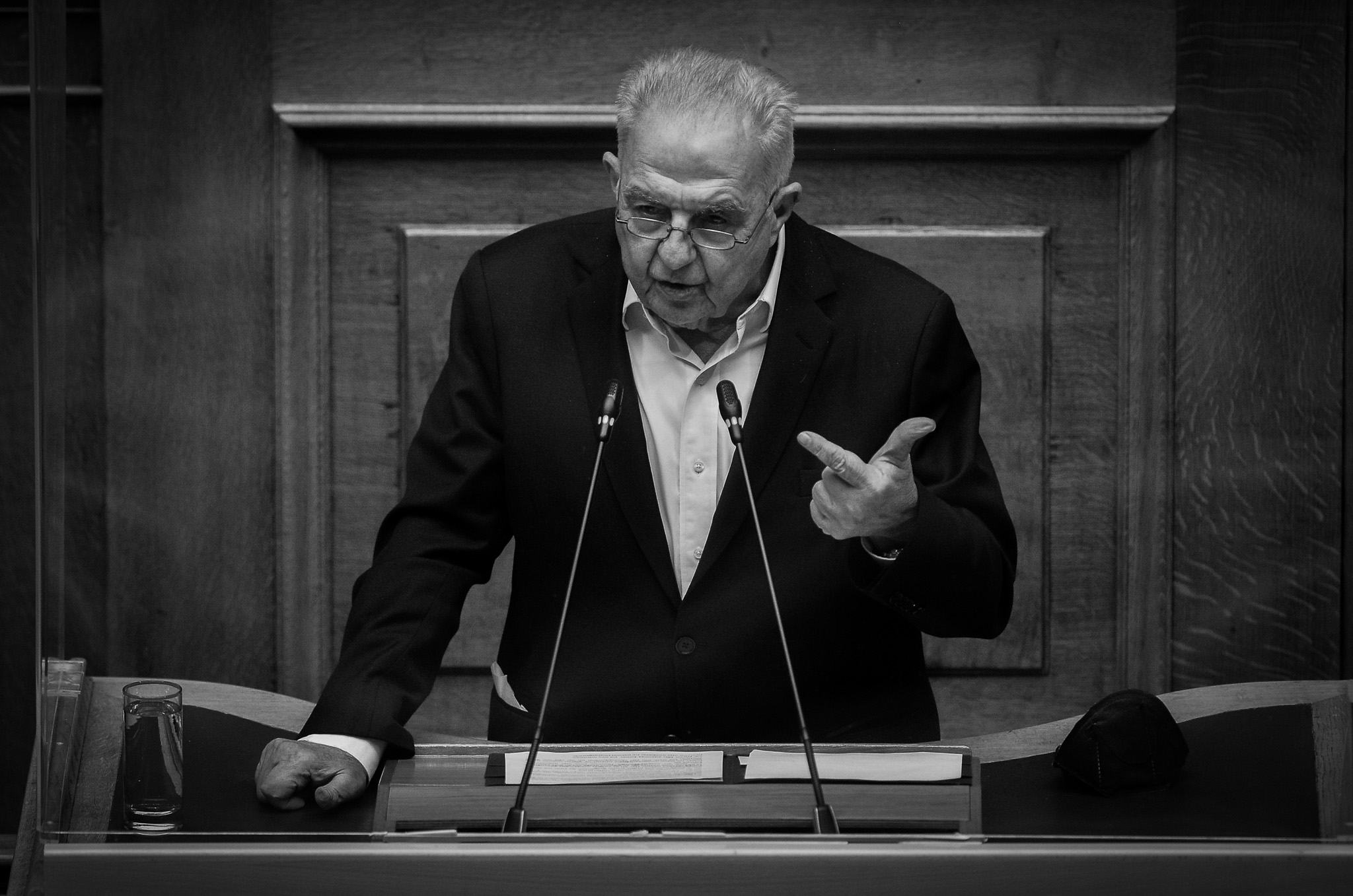 Τα συλλυπητήρια της Βασίλισσας και του Μάκη Αγγελόπουλο για τον Αλέκο Φλαμπουράρη