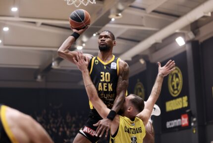 Maroussi - AEK 82-103