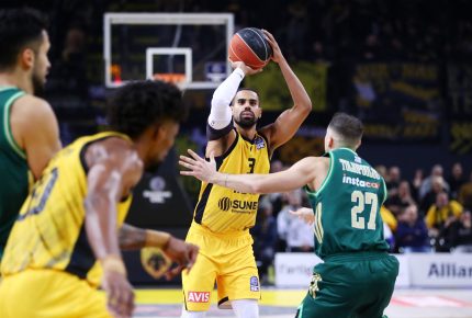 Δίπλα στον Κλαβέλ