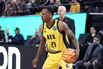 Εκτός ο Νάναλι