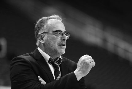 Καλό Ταξίδι στο Αιώνιο Φως, Θανάση