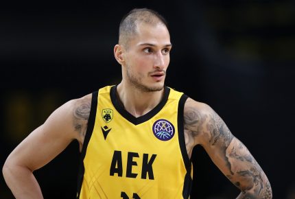 Εκτός ο Αρσενόπουλος