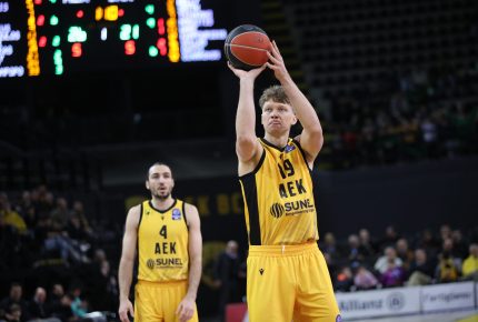 Νοκ άουτ (και) ο Κουζμίνσκας